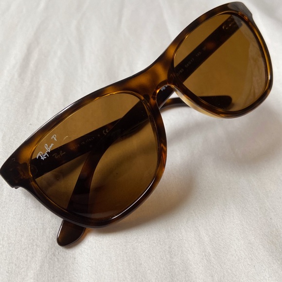 Ray-Ban Sunglasses - Picture 3 of 5